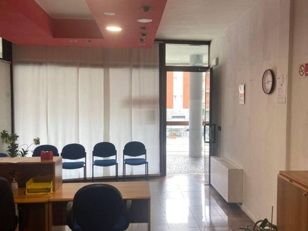 negozio in affitto a Rivoli