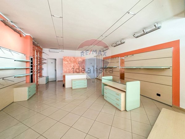 locale commerciale in affitto a Rivoli