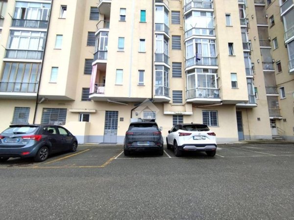 negozio in affitto a Rivoli