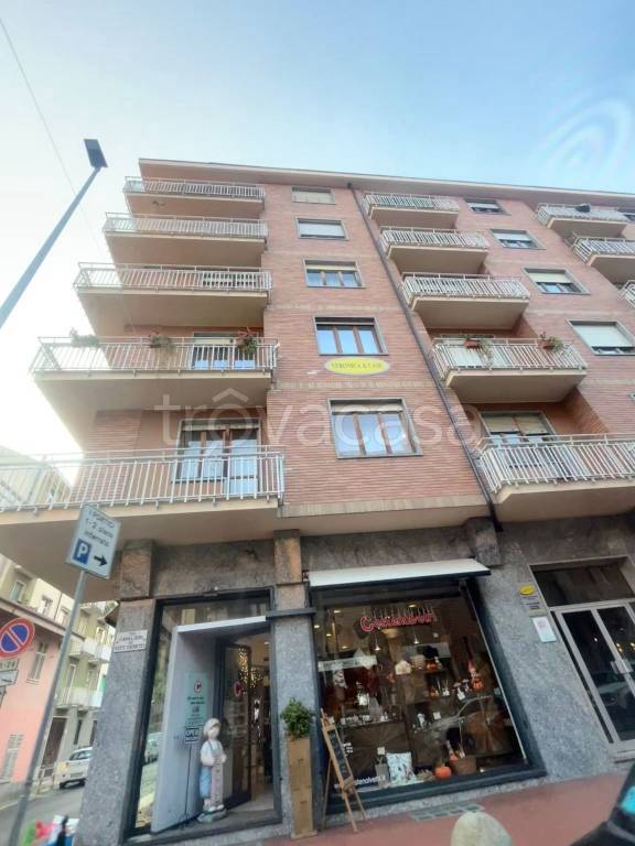 negozio in affitto a Rivoli