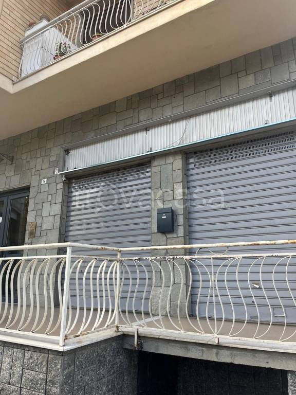 negozio in affitto a Rivoli