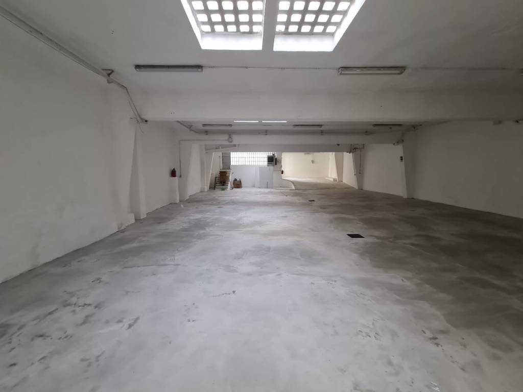 locale commerciale in affitto a Rivoli in zona Cascine Vica