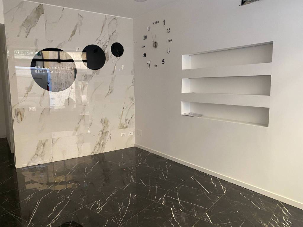 negozio in affitto a Rivoli