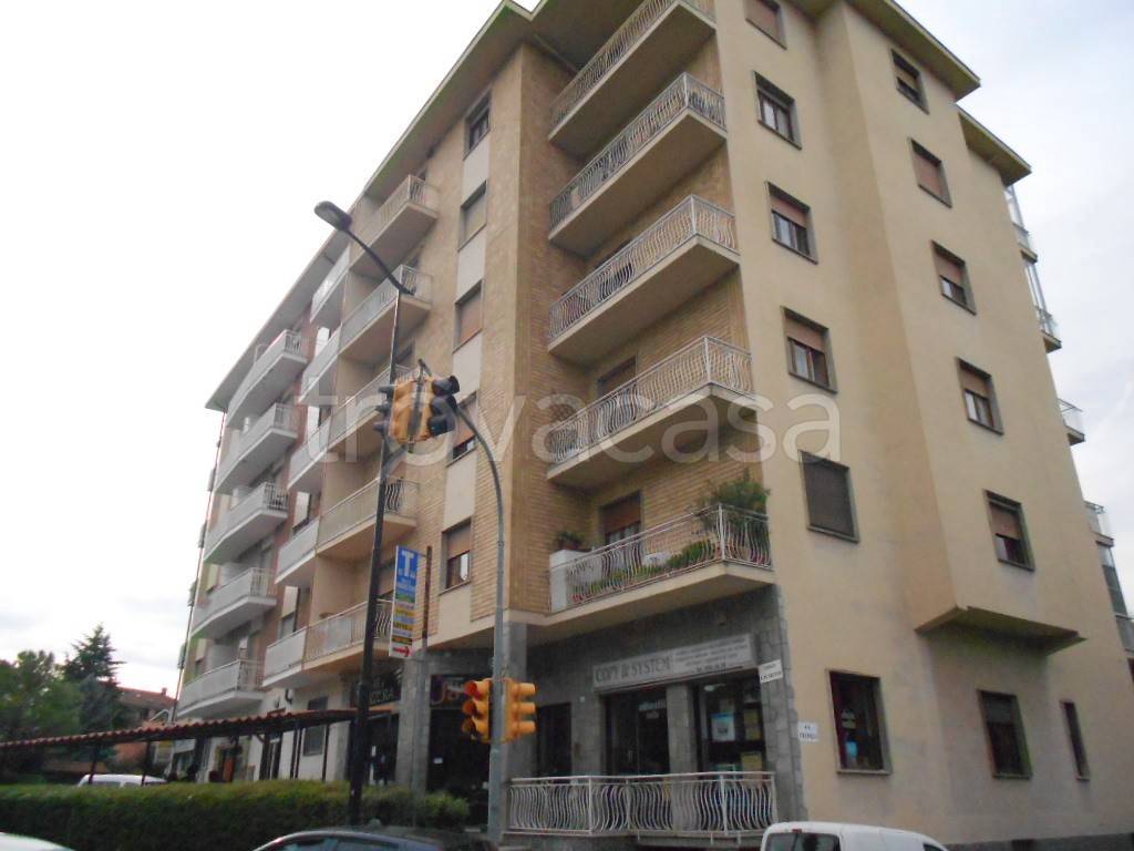 negozio in affitto a Rivoli