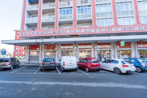 negozio in affitto a Rivoli