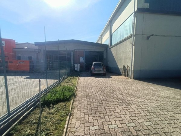 capannone in affitto a Rivoli