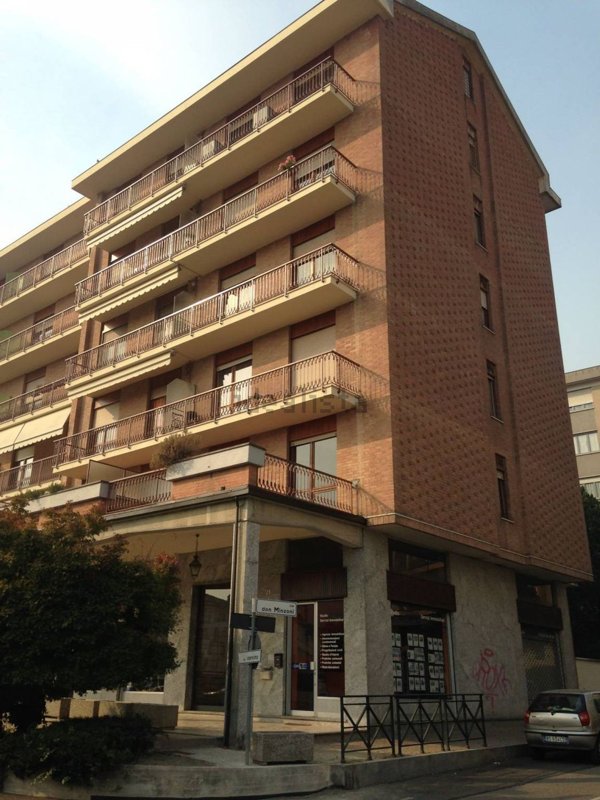 locale commerciale in affitto a Rivoli