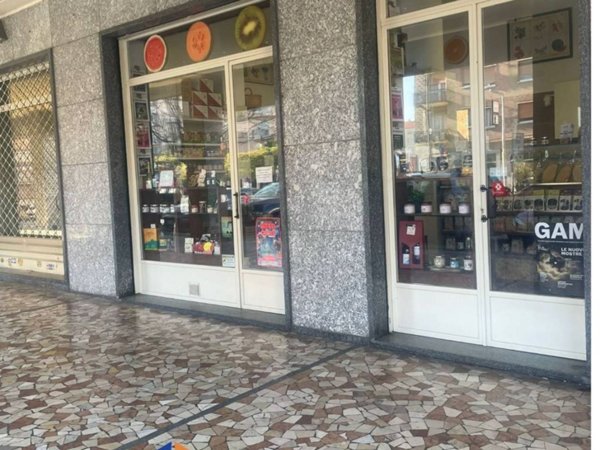 negozio in affitto a Rivoli