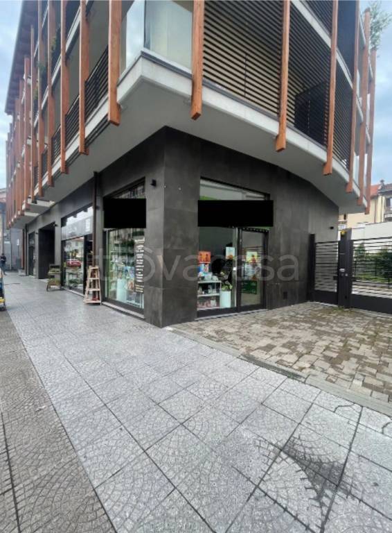 negozio in affitto a Rivoli