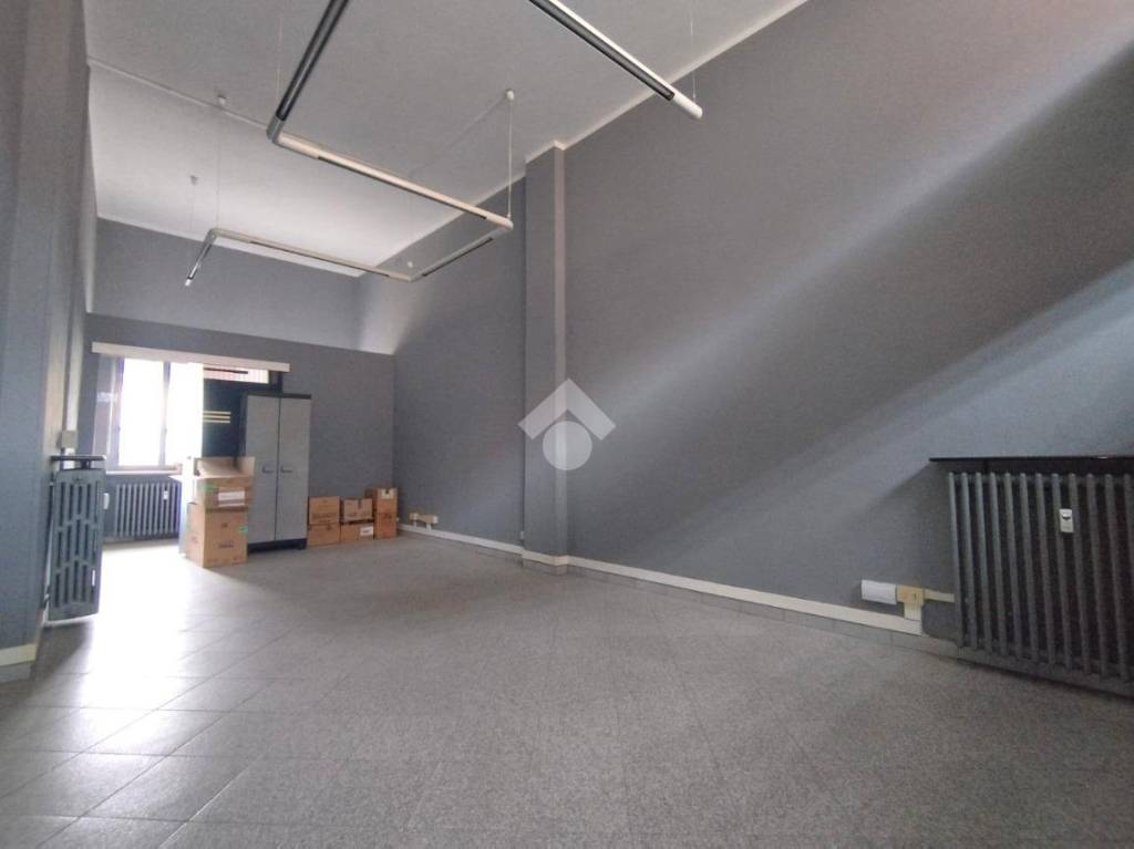 negozio in affitto a Rivoli