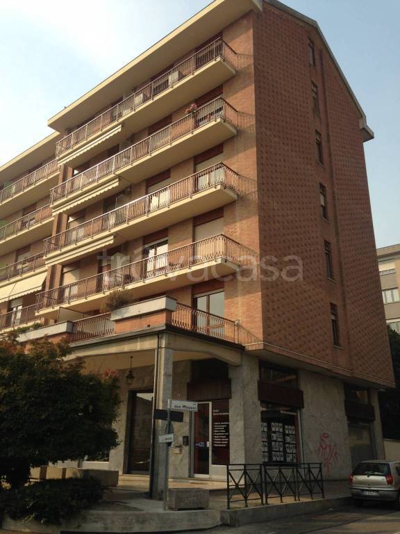 negozio in affitto a Rivoli