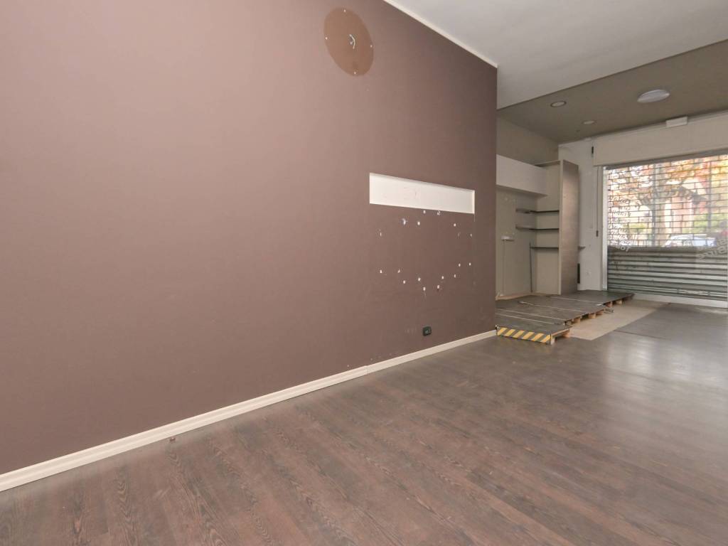 negozio in affitto a Rivoli