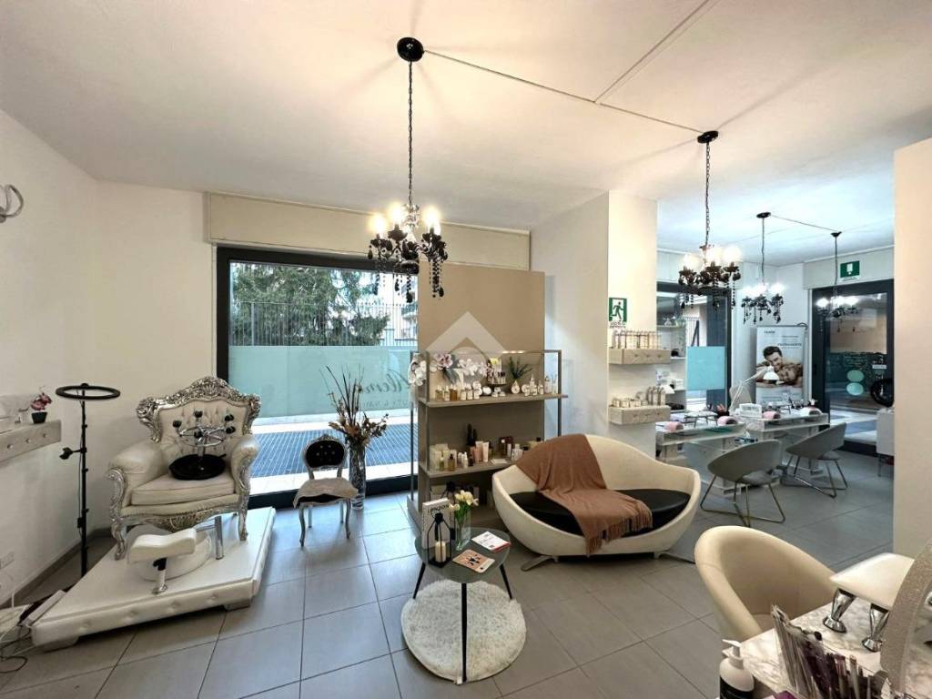 negozio in affitto a Rivoli