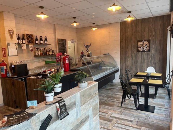 negozio in affitto a Rivoli in zona Bruere