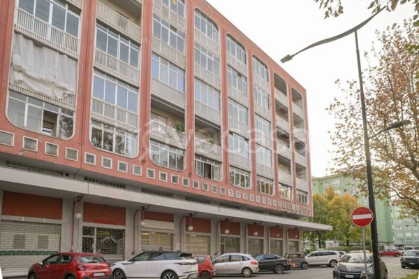 negozio in affitto a Rivoli in zona Cascine Vica