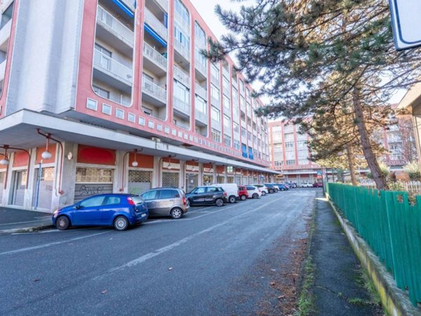 negozio in affitto a Rivoli