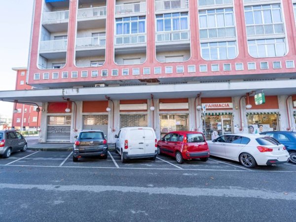 negozio in affitto a Rivoli