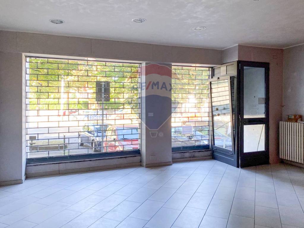 negozio in affitto a Rivoli