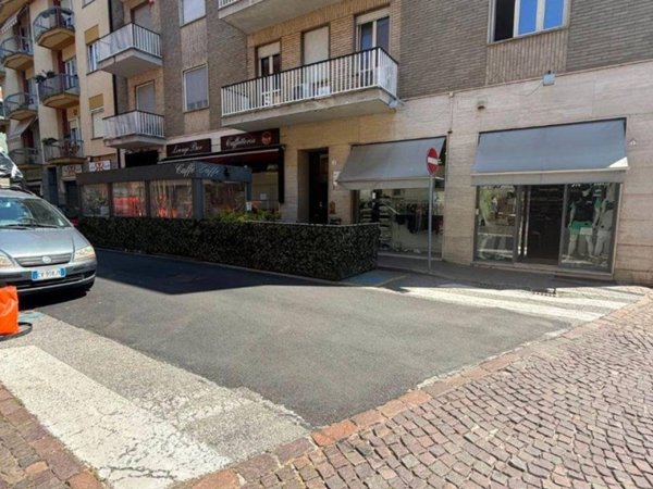 negozio in affitto a Rivoli