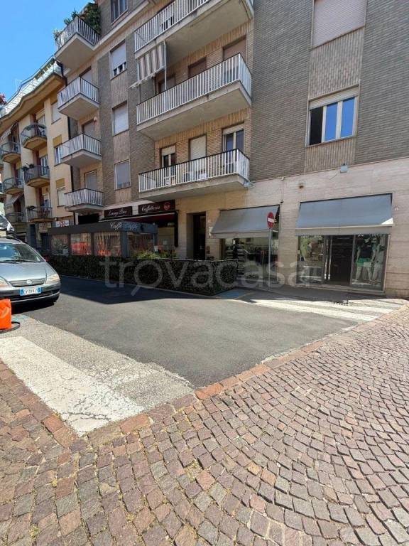 negozio in affitto a Rivoli