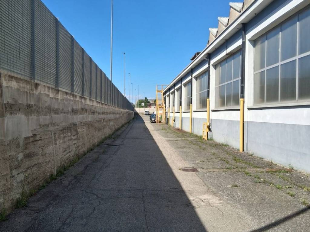 locale commerciale in affitto a Rivoli