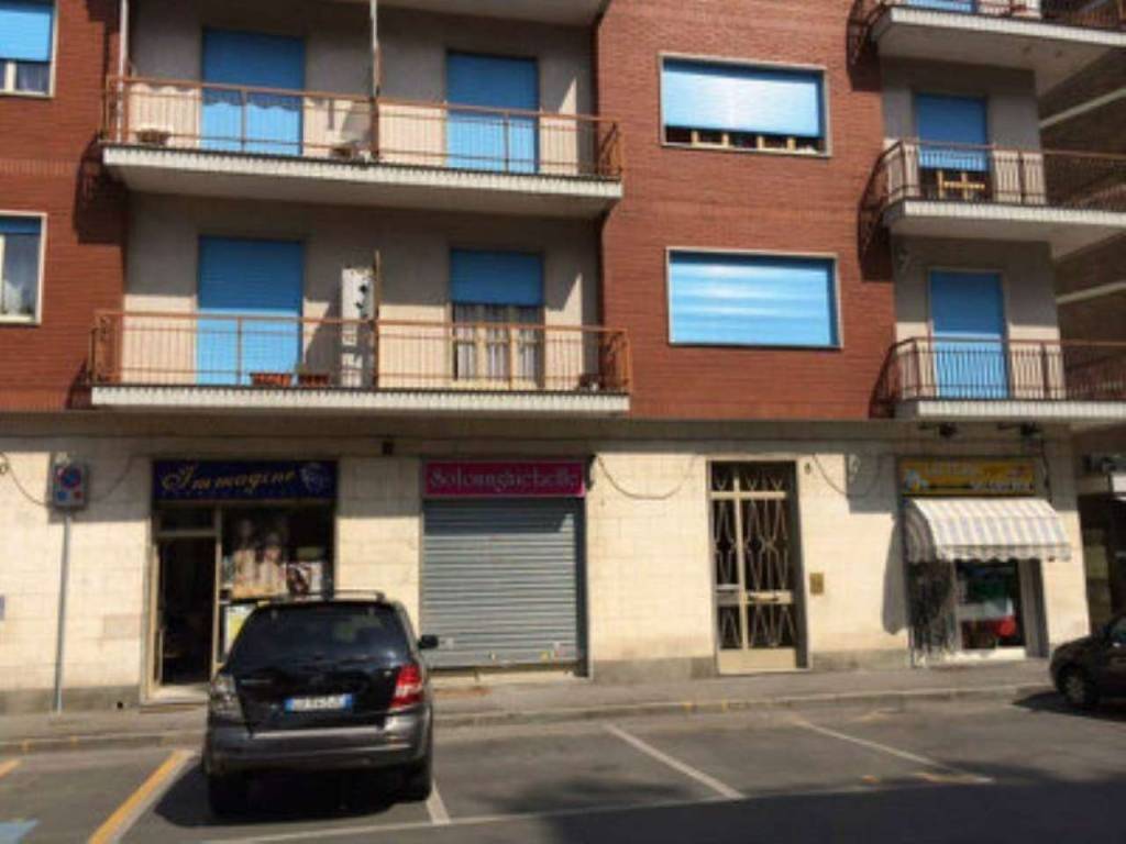 locale commerciale in affitto a Rivoli in zona Cascine Vica