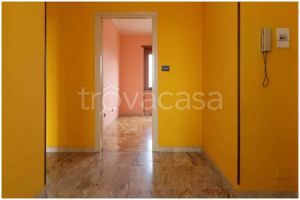 appartamento in affitto a Robassomero