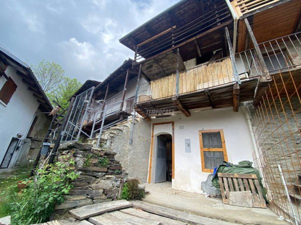 casa indipendente in affitto a Rocca Canavese