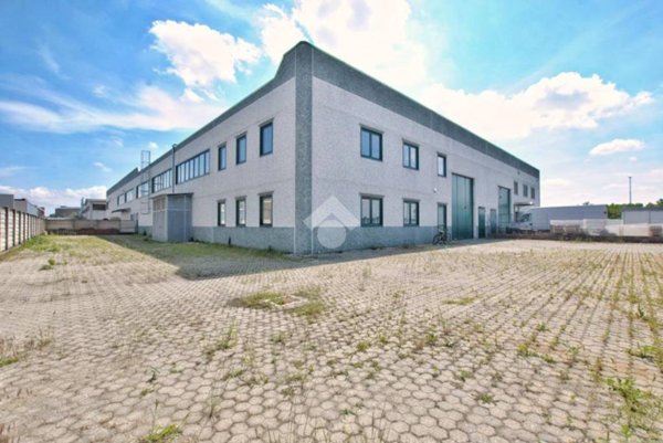 locale commerciale in affitto a Rondissone
