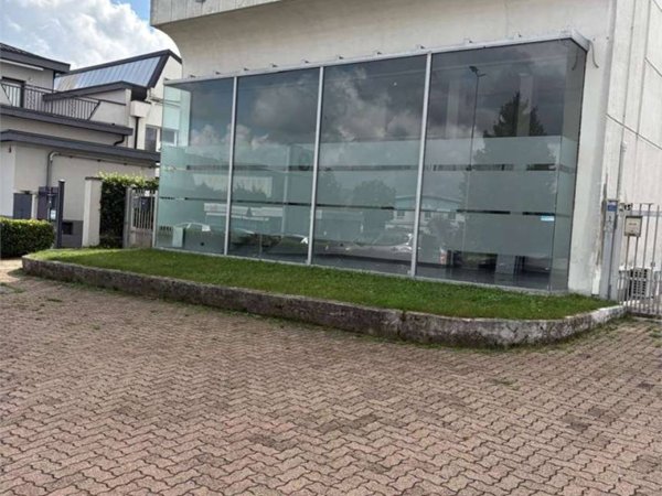 locale commerciale in affitto a Rosta