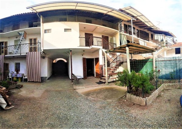 casa indipendente in affitto a Salerano Canavese