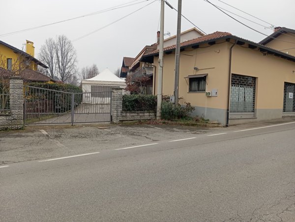 locale commerciale in affitto a San Carlo Canavese