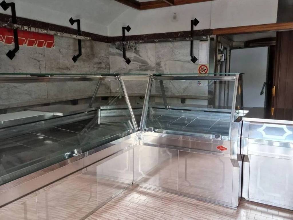negozio in affitto a San Francesco al Campo