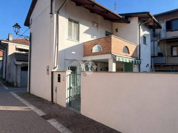 casa semindipendente in affitto a San Francesco al Campo