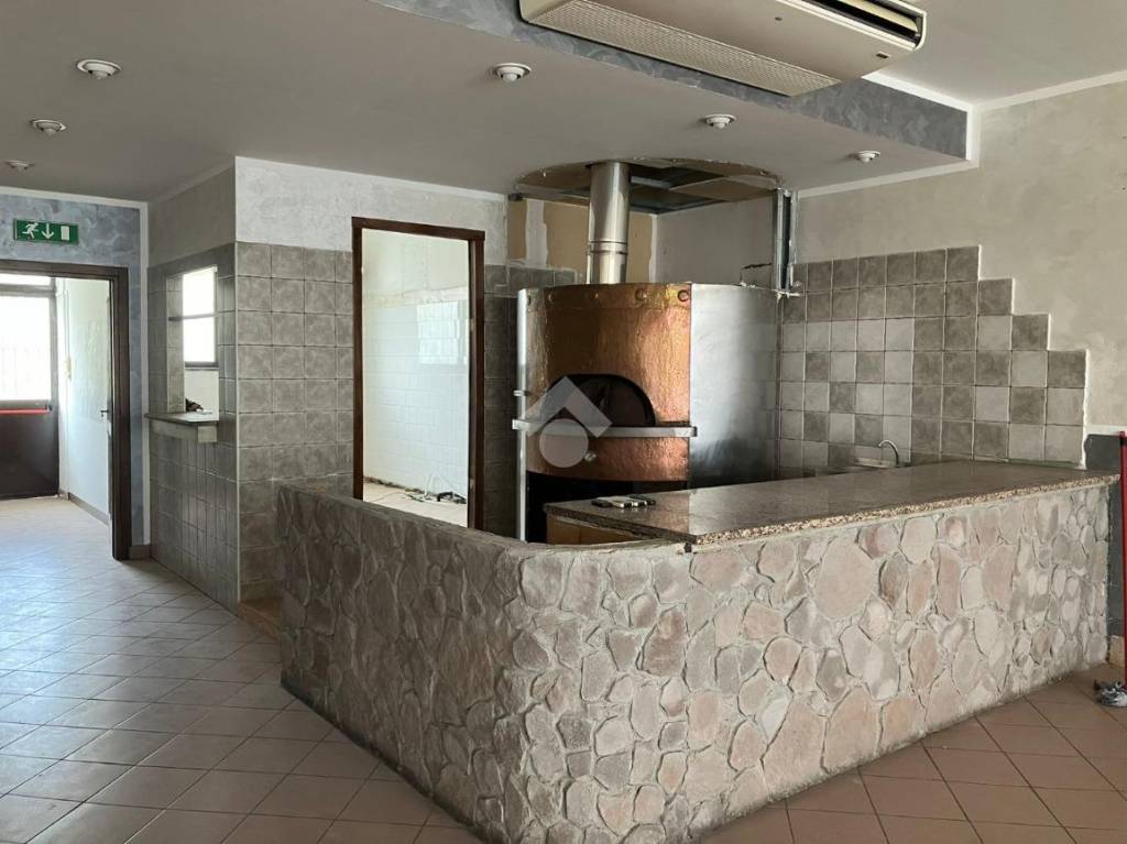 negozio in affitto a San Francesco al Campo