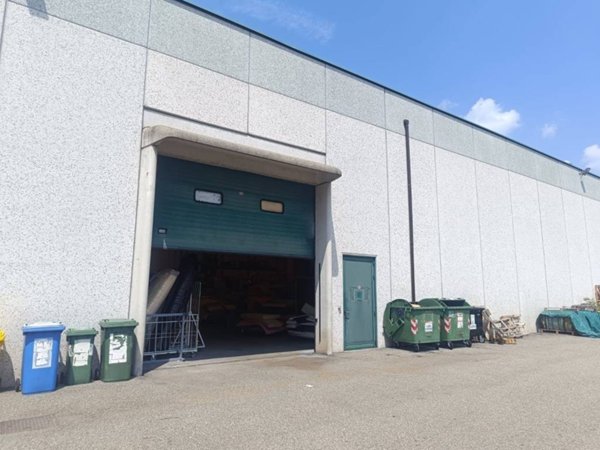 locale commerciale in affitto a San Mauro Torinese in zona Pescarito