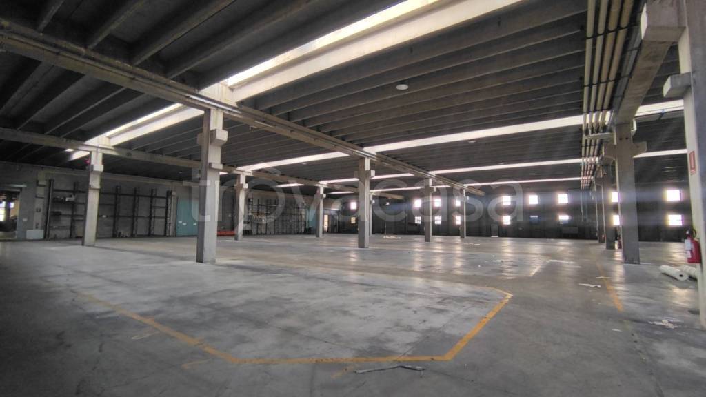 locale commerciale in affitto a San Mauro Torinese in zona Pescarito