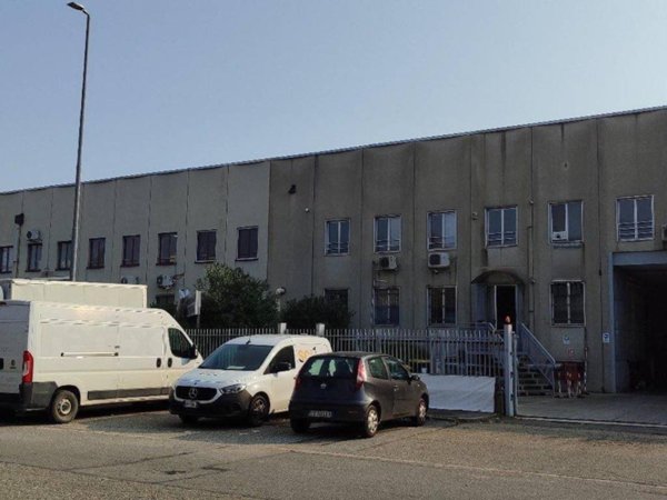 locale commerciale in affitto a San Mauro Torinese in zona Pescarito