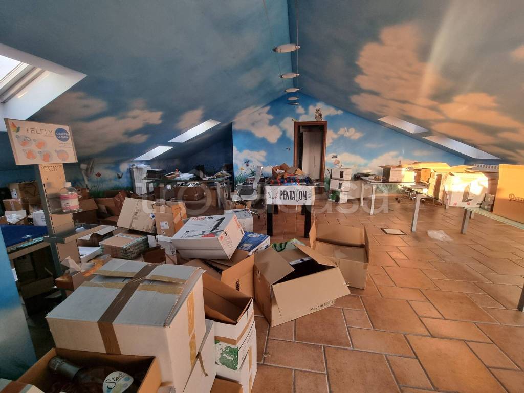 locale commerciale in affitto a San Mauro Torinese in zona Pescarito