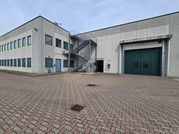 capannone in affitto a San Mauro Torinese in zona Pescarito