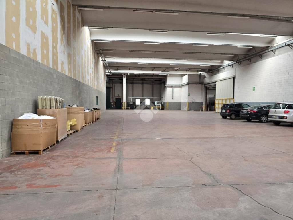 locale commerciale in affitto a San Mauro Torinese in zona Pescarito