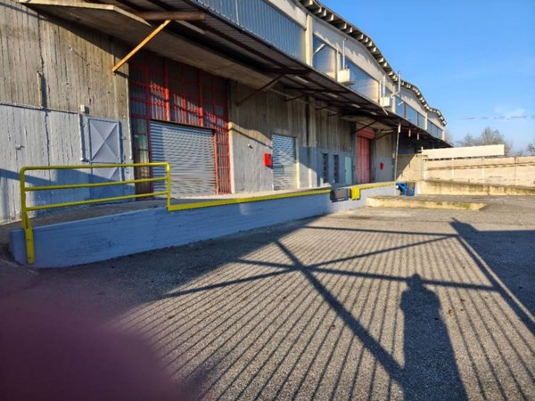 capannone in affitto a San Mauro Torinese in zona Pescarito