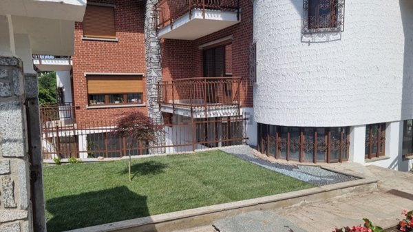casa indipendente in affitto a San Mauro Torinese in zona Sambuy