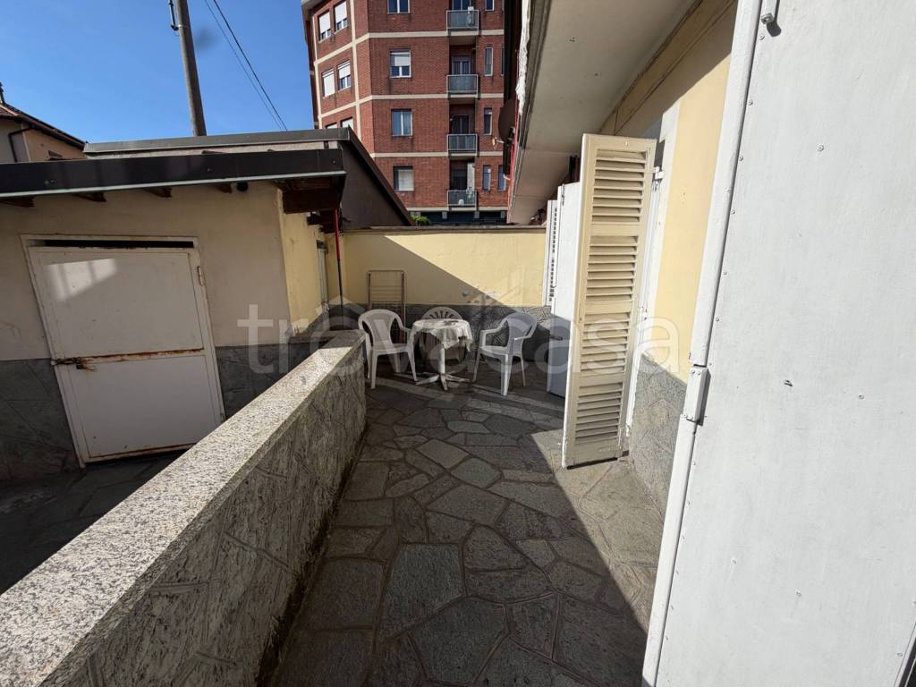 appartamento in affitto a San Mauro Torinese in zona Bertoulla