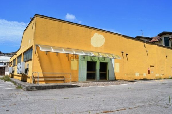 negozio in affitto ad Asola