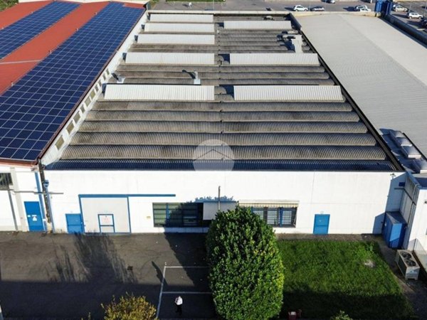 locale commerciale in affitto ad Asola