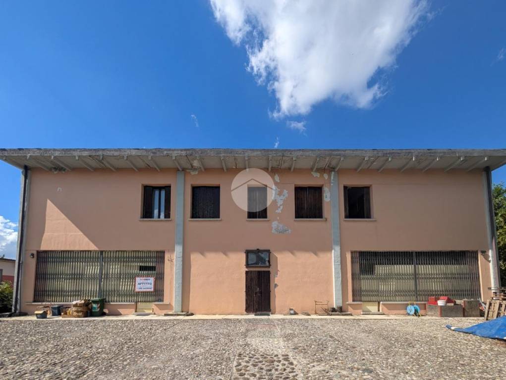 negozio in affitto ad Asola