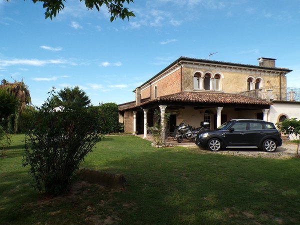 casa indipendente in affitto a Bagnolo San Vito in zona San Biagio