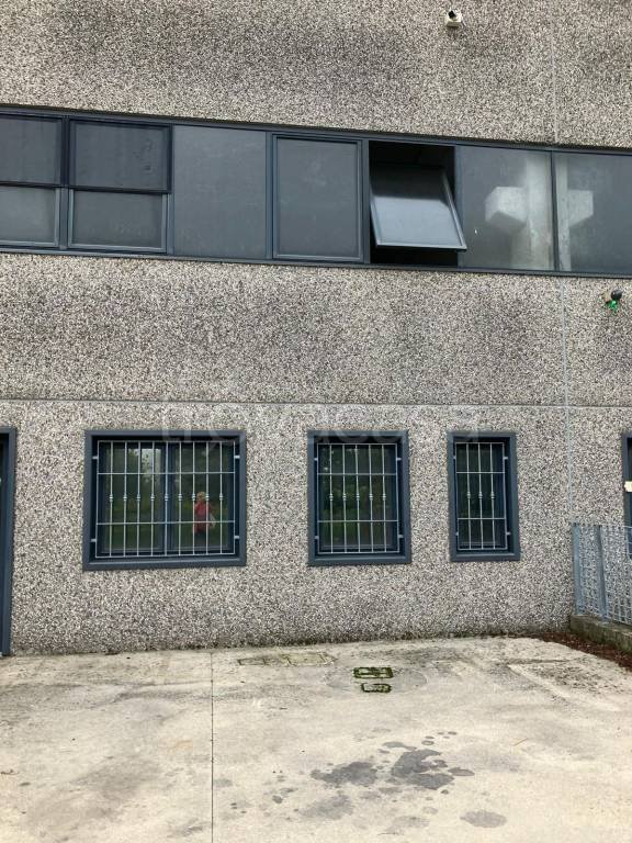 locale commerciale in affitto a Castelbelforte
