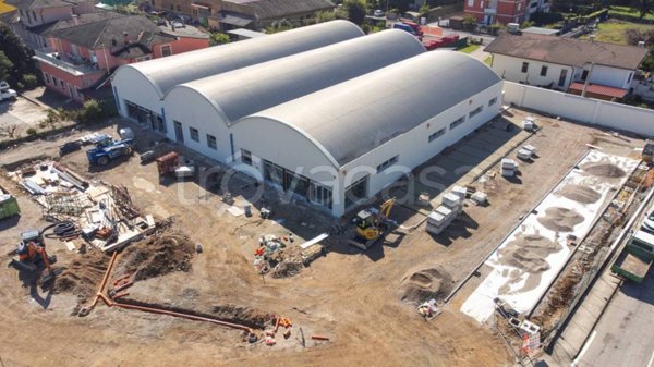 negozio in affitto a Castel d'Ario